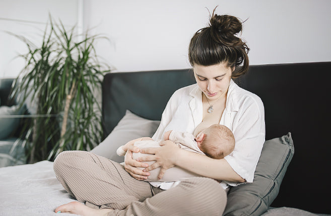 How I Overcame Lactation Issues While Breastfeeding