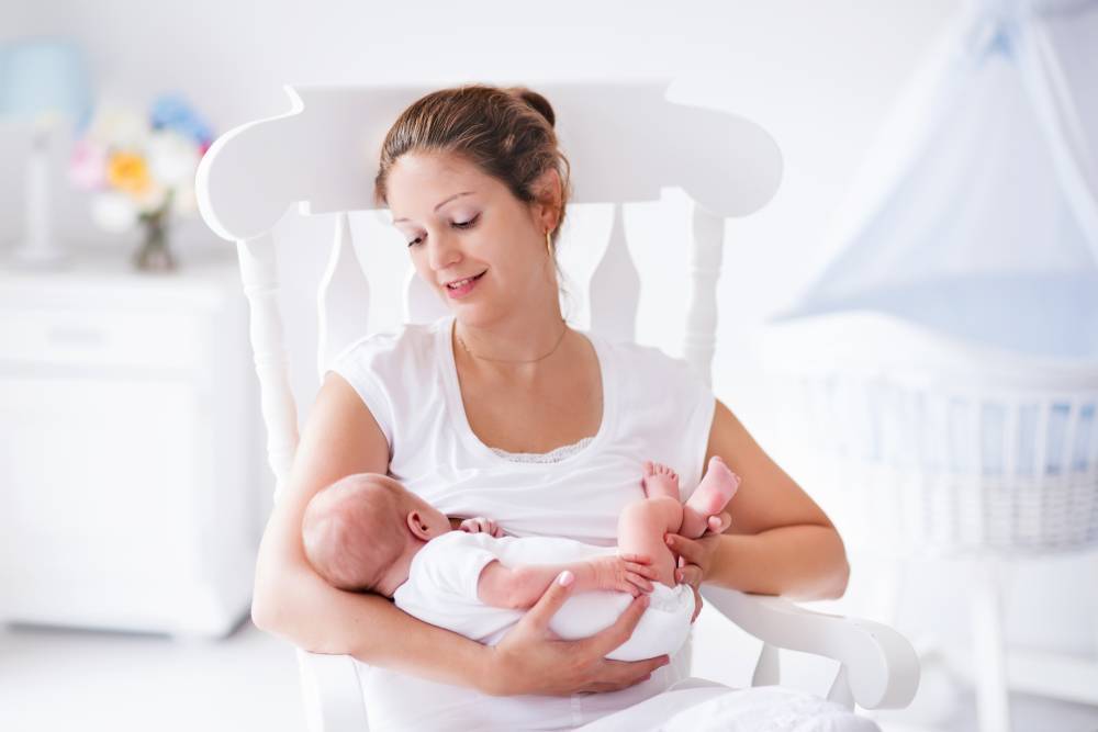 Breastfeeding FAQs: How Can I Tell When My Baby’s Ready to Nurse?