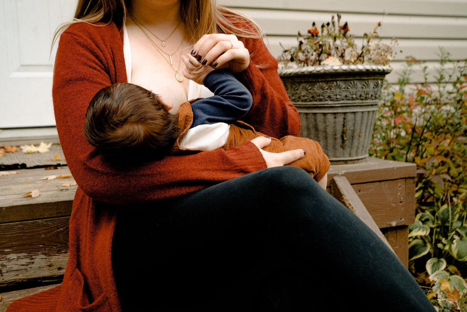 Breastfeeding Guide for New Moms: Essential Tips, Troubleshooting & FA
