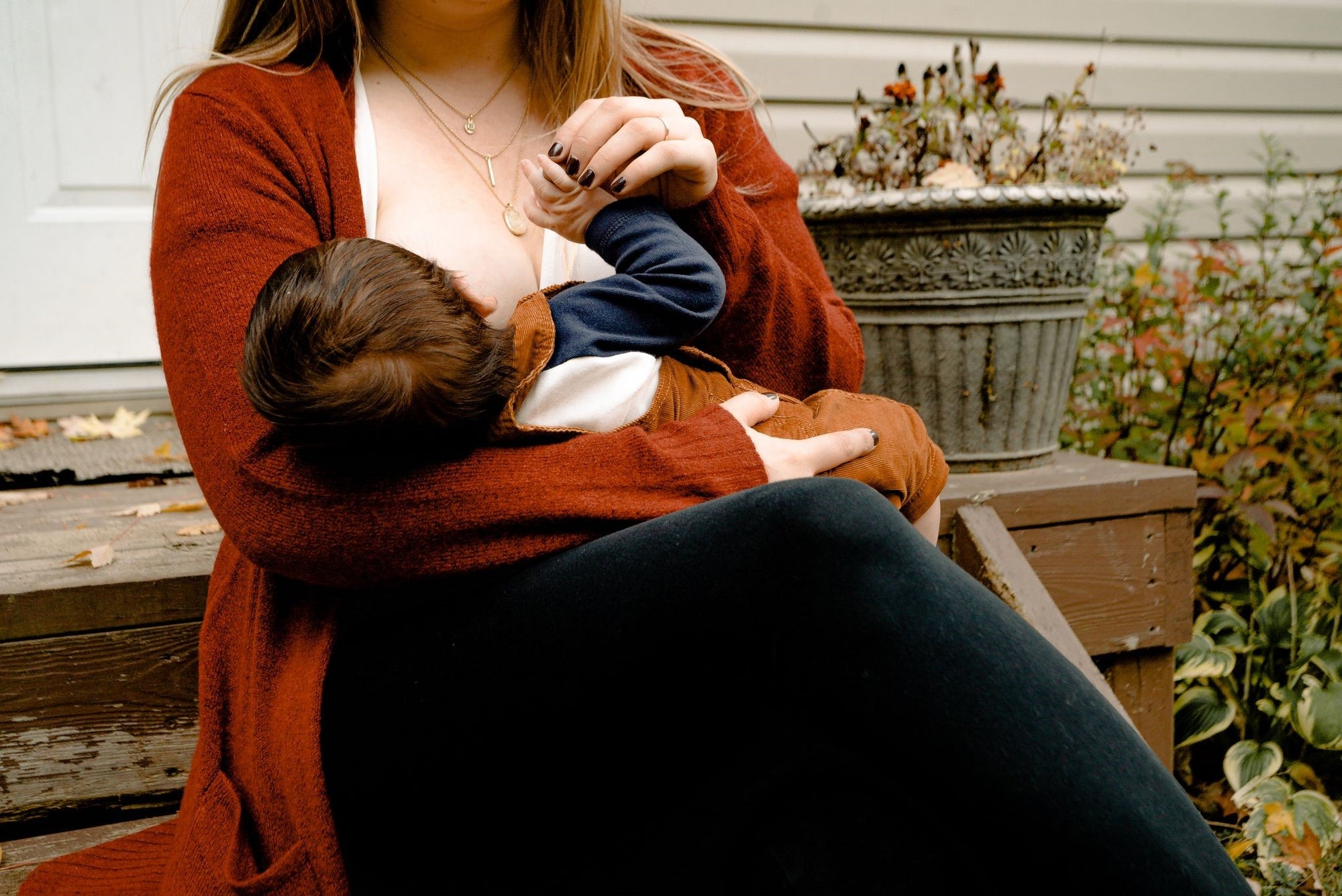Breastfeeding Guide for New Moms: Essential Tips, Troubleshooting & FAQs