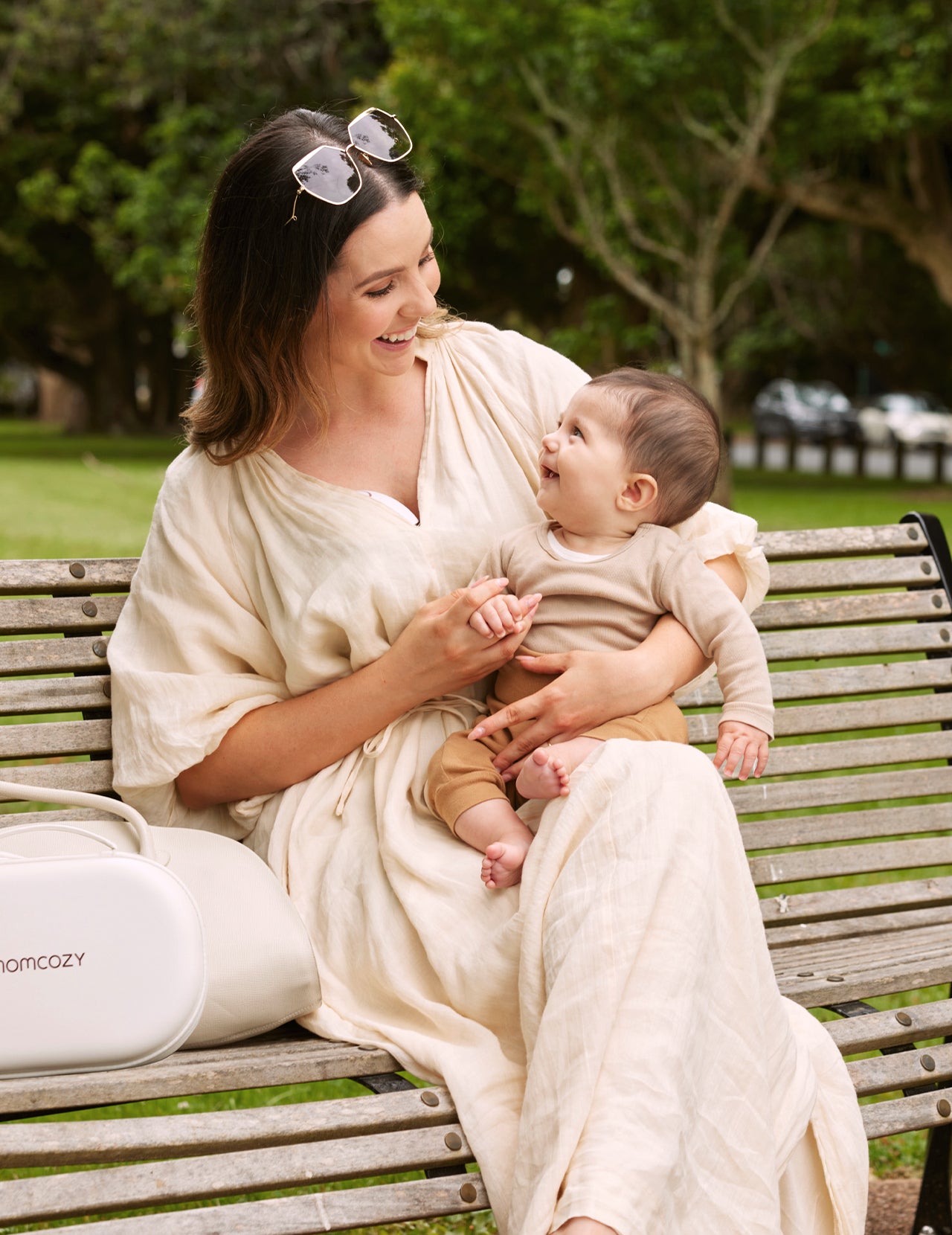 On-the-Go Pumping Bundle: Mobile Style™ Breast Pump | M6 + 120 Breastmilk Storage Bags