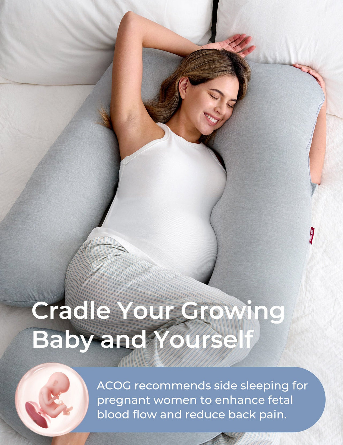 Future maman avec un produit de maternité Momcozy