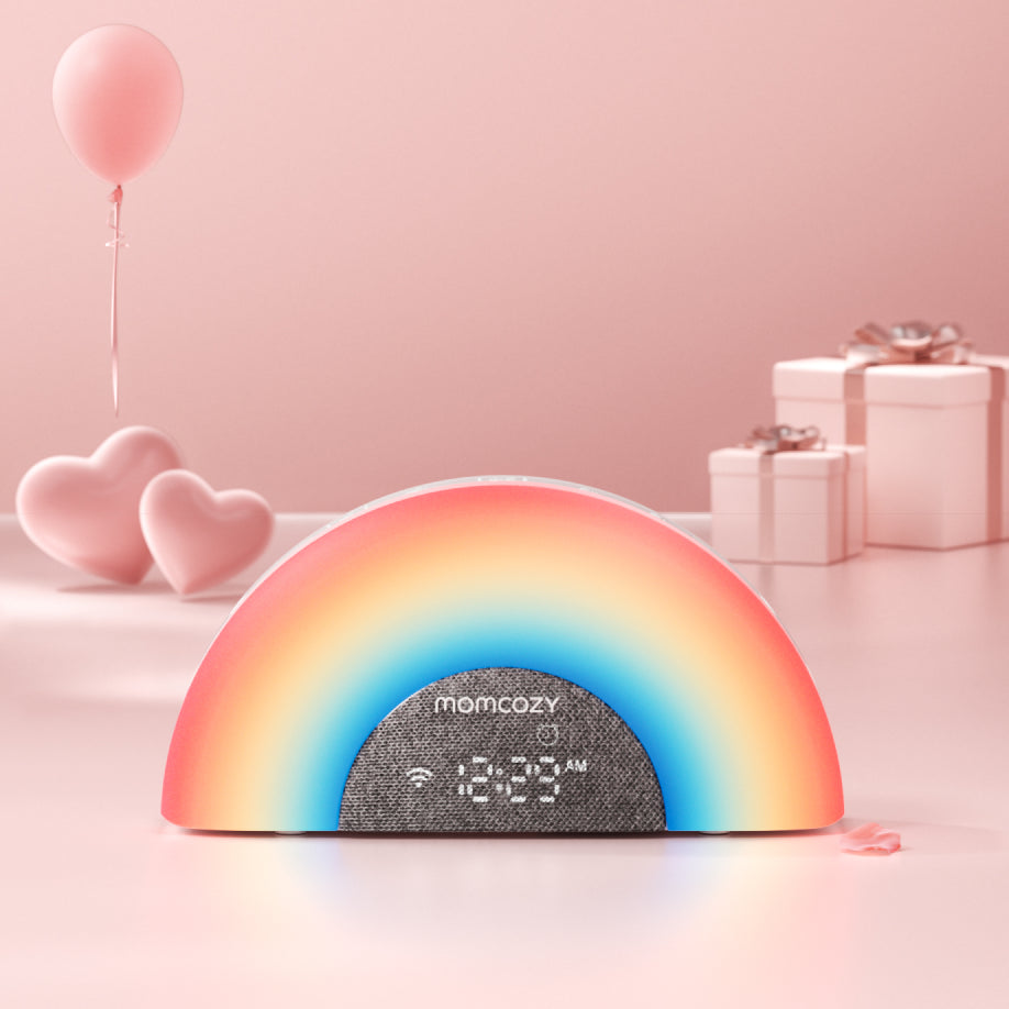  DreamSync™ Machine à sons portable Momcozy pour bébé – Bruit blanc, berceuses & lumière arc-en-ciel avec contrôle App