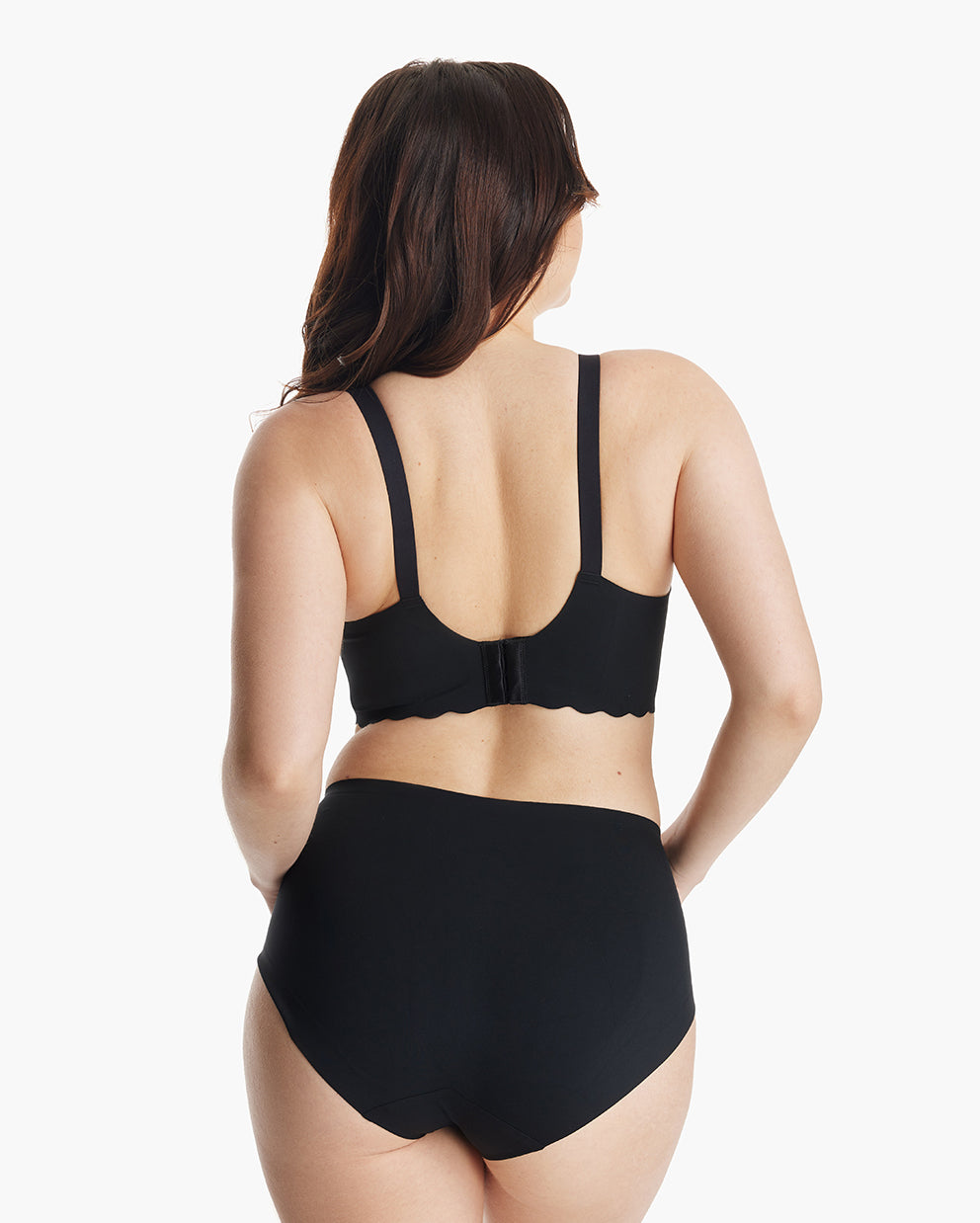 Black Jelly Strip Seamless Nursing Bra YN46, back view. Adjustable straps, scalloped band, seamless design for M9 Pump.