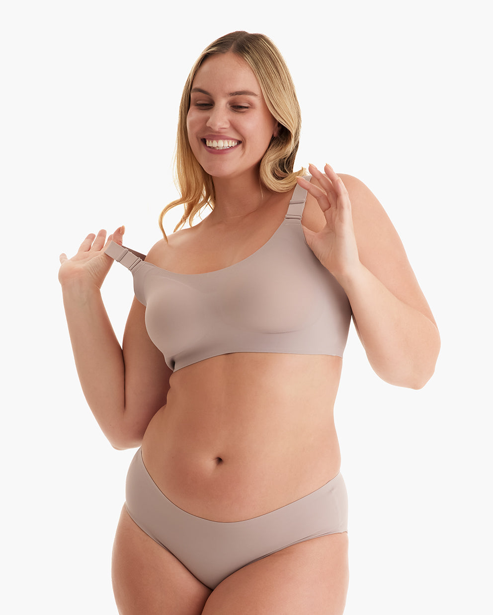 The perfect seamless bra to wear after your procedure. Very comfortable and  supportive. . . . . . #macom #ma…