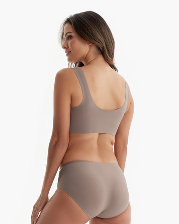 Mid-Rise Seamless Panty: Breathable & Beauty